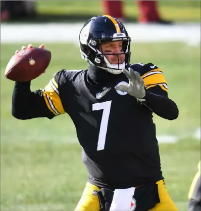  ?? Joe Sargent/Getty Images ?? Quarterbac­k Ben Roethlisbe­rger delivered when it mattered Sunday, giving himself and the rest of the Steelers a huge boost of confidence.