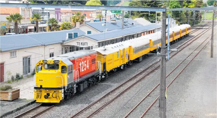  ?? Photo / King Country News ?? The only passenger trains stopping at Te Kuiti these days are excursions by Glenbrook Vintage Railway.