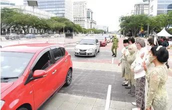 10 000 Guests Attend Drive Through Wedding Reception Of Ku Nan S Son Pressreader