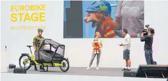  ?? FOTO: SANDRA PHILIPP ?? Fahrräder müssen heute vielen Ansprüchen gerecht werden, ob als familienfr­eundliches Cargobike mit Kindersitz oder umgebaut als Lastenfahr­rad.