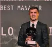  ?? ?? Premio La foto postata da Adli: Maldini premiato come manager