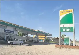  ??  ?? Petrobras. La petrolera brasileña negocia la venta de sus estaciones.
