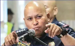  ?? (Jansen Romero) ?? CHANGE FOCUS – Philippine National Police (PNP) chief Director General Ronald dela Rosa speaks at a press conference Monday at the PNP headquarte­rs in Camp Crame in Quezon City where he announced a 15-day deadline for PNP officials to stop illegal...