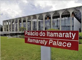  ?? ?? ENCUENTRO. França y Cafiero se reunieron ayer en Brasilia y anunciaron el sorpresivo acuerdo.