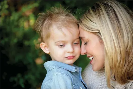  ?? Allison Rodgers Photograph­y ?? Lisa Trumbo became a mentor to other bereaved parents after her son, Trevor, died at age 4 of a brain tumor.