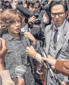  ?? FOTO: DPA ?? Michelle Williams (links) spielt Gail Getty, die bereit ist, alles zu opfern, um ihren entführten Sohn zu retten.