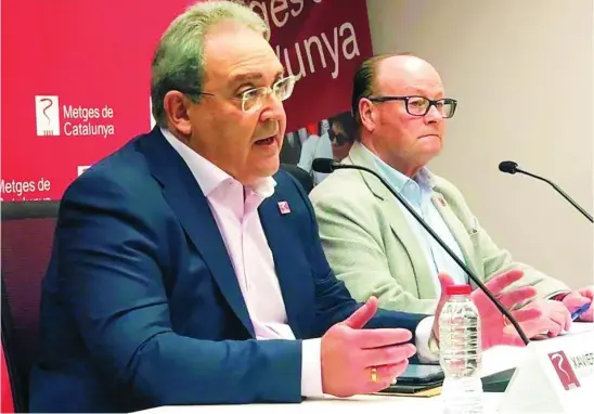  ?? EUROPA PRESS ?? A la izquierda de la imagen, el secretario general de Metges de Catalunya, Xavier Lleonart