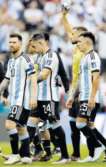  ?? EFE ?? La selección argentina recibió un mazazo en su debut //