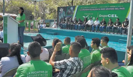  ??  ?? Proyecto. La reforestac­ión es una iniciativa que traerá beneficios para las comunidade­s y la misma CEL.