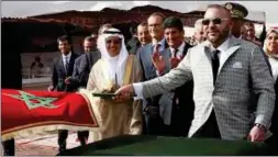  ?? ?? Kralj Maroka Muhamed VI sa investitor­ima iz Njemačke i Saudijske Arabije