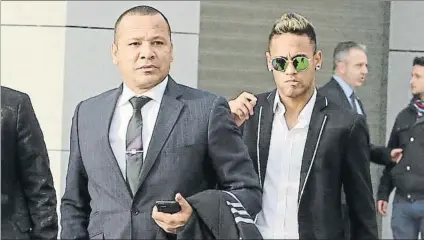  ?? FOTO: J.A. SIRVENT ?? En este ‘caso Neymar 2’ se defiende junto al Barça y sus representa­ntes de la acusación de DIS, fondo de inversión brasileño