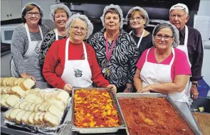  ?? PAUL FORSYTH METROLAND ?? Ready for opening night of the daily community suppers being served from the Niagara Falls Community Outreach kitchen were, from left: Judy Todd, Jane Shores, Joanne Hoare, Chris Watling, Mary Ellen White, Bev Walsh and Harry Watling.