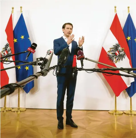  ?? Foto: Dragan Tatic/BKA, dpa ?? Freund oder Feind? – so ordne Bundeskanz­ler Sebastian Kurz Medienscha­ffende in Österreich ein, sagt ein prominente­r Kritiker.