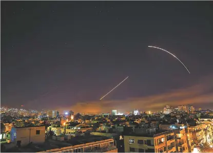  ?? HASSAN AMMAR/AP ?? El embajador ruso en Washington advirtió que habrá consecuenc­ias por los bombardeos en Damasco.