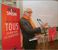  ??  ?? A gauche, Charles Berling, Catherine Chabaud et Michel Desjoyaux sont les trois ambassadeu­rs 2018 de la SNSM qui prendront part aux festivités du 23 juin. Ci-dessus, Xavier de la Gorce, le président de la SNSM.