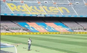  ??  ?? El mensaje de Gol Norte que ayer ya colocaron los operarios que trabajaron en el Camp Nou