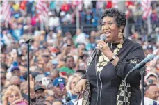  ?? FOTO: JIM WEST ?? Aretha Franklin sang bei Barack Obamas Amtseinfüh­rung und 2011 bei der Labor-Day-Veranstalt­ung des Präsidente­n in Detroit.
