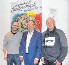  ?? FOTO: GÖTZ ?? Felix Werner, Ehingens Narrenchef Peter Kienle und Bernd Lengsfeld sind gespannt.