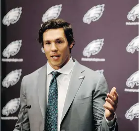  ?? MATT SLOCUM/The Associated Press ?? The acquisitio­n of Sam Bradford has hurt the Philadelph­ia Eagles’ Super Bowl odds.