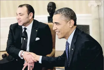  ?? WIN MCNAMEE / GETTY ?? Sintonía. Mohamed VI y Obama en la Casa Blanca; abajo, Michelle y Salma en Marruecos