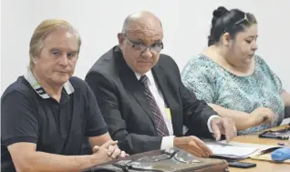  ?? ?? El acusado Dany Xavier Durand y los abogados José I. González Macchi y Cynthia Almada.