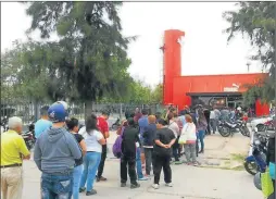  ?? CEDOC PERFIL ?? CIERRES. Protestas esta semana en La Rioja en la planta Puma.