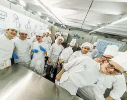  ??  ?? Giovani chef La ristorazio­ne ha avuto grande spazio in Expo Riva Hotel