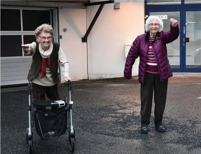  ?? FOTO: CAMILLA HOVSTØ ?? Venninnene Esther Vatne og Berit Heggen er naboer, venninner og treningska­merater.