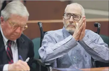  ?? Mark Boster Los Angeles Times ?? ROBERT DURST, right, and attorney Dick DeGuerin during pretrial motions in January 2017. A preliminar­y hearing to determine whether Durst will stand trial in Susan Berman’s slaying may take two or three days.