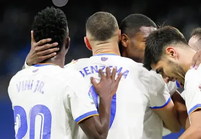  ?? JESÚS G. FERIA ?? Los jugadores del Real Madrid celebran uno de los goles ante el Rayo