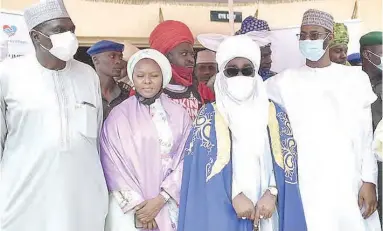  ??  ?? L- R: Umar Sanda Mairami, MD/CEO, Premium Pension Limited; Maryam Shehu Mohammed, president, Charity To Cheer Foundation; Ahmed Nuhu Bamalli, emir of Zazzau, and Yusuf Hamisu Abubakar, chairman, Board of Directors of Kaduna Electric Company, when Premium in partnershi­p with Charity To Cheer sponsored free eye cataract surgery for 200 aged and indigent persons at Gambo Sawaba Hospital in Zaria, Kaduna State.