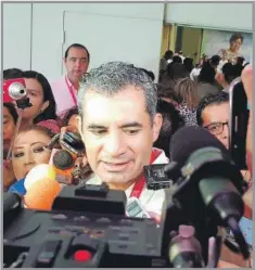  ??  ?? Enrique Ochoa Reza, presidente nacional del PRI, señaló que no se va del partido hasta que termine su cargo