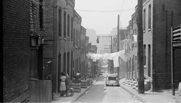  ?? Library of Congress ?? A 1939 photo of Pittsburgh's Hill District.