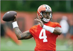  ?? RON SCHWANE — THE ASSOCIATED PRESS ?? Cleveland Browns quarterbac­k Deshaun Watson takes part in drills at the NFL football team’s practice facility.