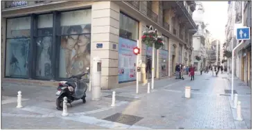  ?? (Photo C. P.) ?? Le bas de la rue d’Alger, aux angles des places Gambetta et Gustave-Lambert, devrait renforcer le dynamisme commercial, légèrement en souffrance après la fermeture de cellules commercial­es.