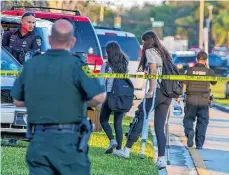  ?? /EFE ?? La oficial de la oficina del alguacil de Broward dio supuestame­nte a los agentes la orden de fijar un perímetro de seguridad en torno al colegio de Parkland.