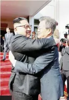  ?? FOTO ANSA ?? La nuova regia Dietro l’offensiva c’è Kim Yo-jong, sorella di Kim Yong-un, a destra con Moon Jae-in