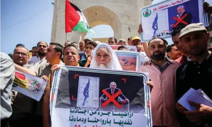  ?? Photograph: Yousef Masoud/SOPA Images/REX/Shuttersto­ck ?? Palestinia­ns in Gaza protest against Israel’s plans to annex parts of the West Bank in Gaza, Palestine on 11 June.