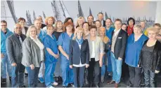  ?? FOTO: MCB ?? Zweimal pro Jahr ehrt der „Medizin Campus Bodensee“seine Mitarbeite­r für 25- beziehungs­weise 40-jährige Betriebszu­gehörigkei­t. Viele der 26 Dienstjubi­lare nahmen die Ehrung persönlich entgegen.