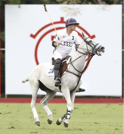  ??  ?? The action-packed match showcased some of the finest polo players in the Philippine­s, led by Inigo Zobel.