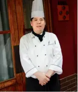  ??  ?? 红墙小院行政总厨陈林­峰