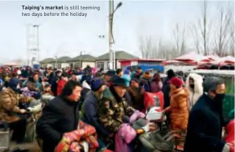  ??  ?? Taiping's market is still teeming two days before the holiday