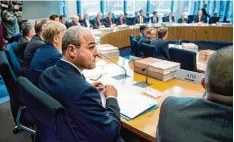  ?? Foto: Bernd von Jutrczenka, dpa ?? Peter Boehringer von der AfD gestern im Rund des Haushaltsa­usschusses. Kann er auch Kompromiss?