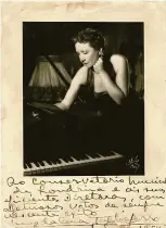  ?? Arquivo: Conservató­rio Musical de Londrina ?? Foto da célebre pianista Magdalena Tagliaferr­o, com dedicatóri­a ao Conservató­rio Musical de Londrina em 1954