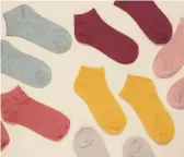  ?? DREAMSTIME ?? Not all “seamless” socks are seam-free.