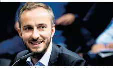  ??  ?? Jan Böhmermann (35) darf nur noch Teile seiner Satiire wiederhole­n