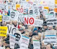  ?? Foto: Reuters / Sergio Perez ?? In den vergangene­n Wochen sind Spaniens Pensionist­innen und Pensionist­en schon mehrmals auf die Straßen gegangen.