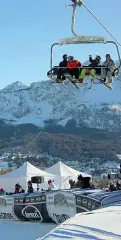  ??  ?? Seggiovie Sul monte Faloria resteranno aperte un mese