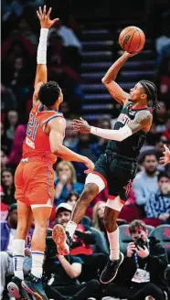  ?? Alex Bierens de Haan/Getty Images ?? Houston won consecutiv­e games for the first time this season due in part to Jalen Green’s 29 points.