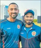  ?? TWITTER ?? Lukman Meriwala (R) with Baroda T20 captain Krunal Pandya.